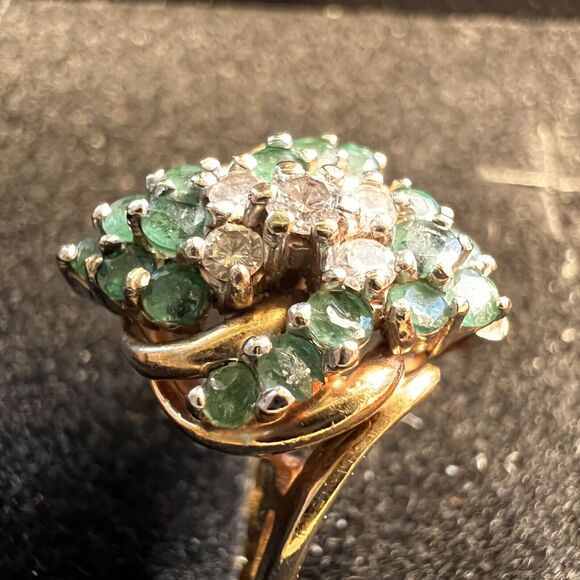 Vintage Emerald and Diamond Cocktail 14 Kt Gold Ring Women's Size 7 - Picture 9 of 12